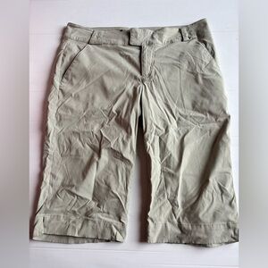 Columbia Cream Bermuda Shorts Women's Size 6
